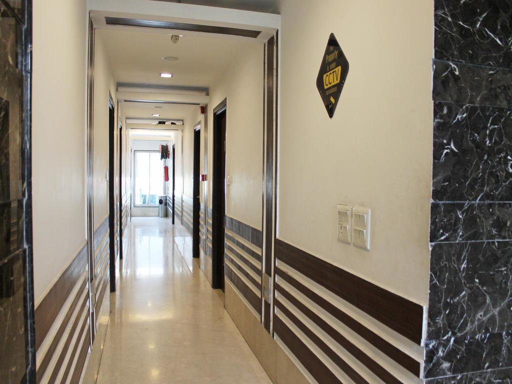 Oyo Premium Safdarjung 3* New Delhi