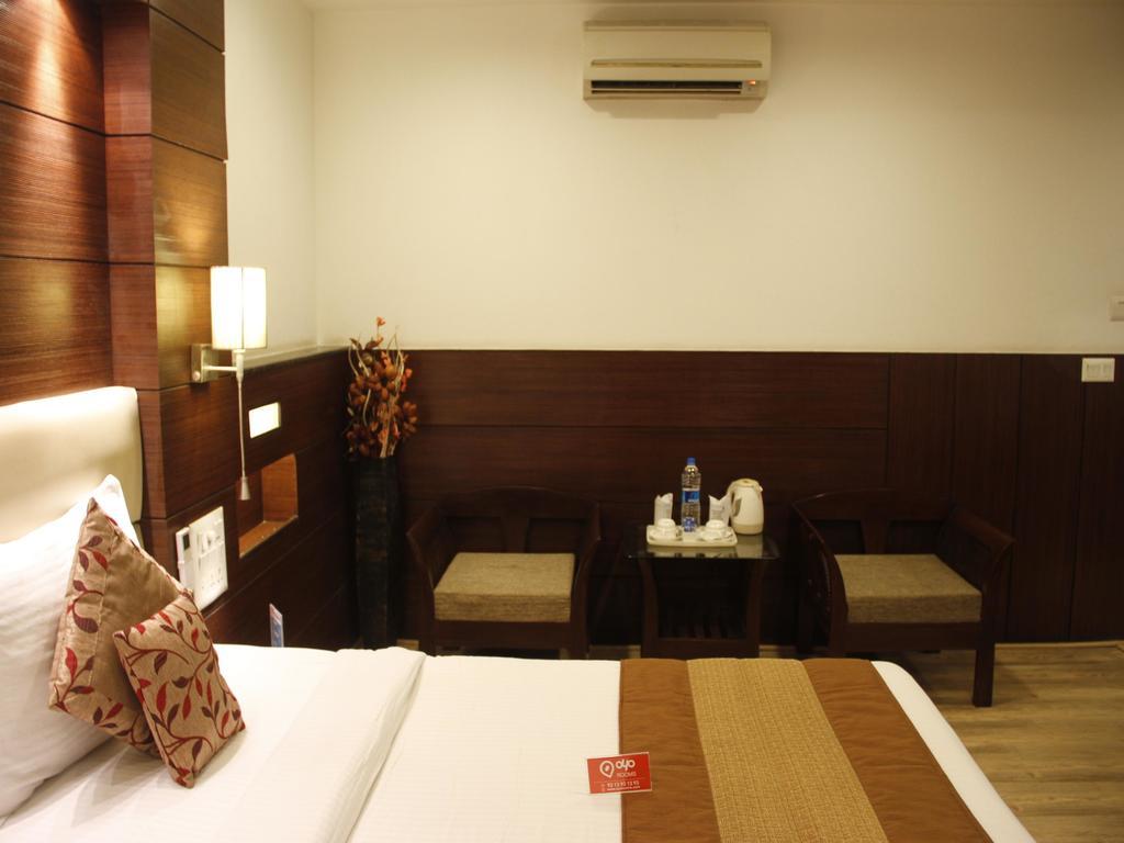 Hotel Oyo Premium Safdarjung