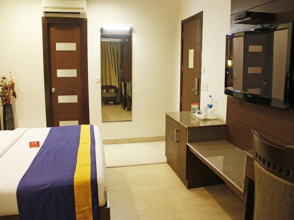 Oyo Premium Safdarjung Hotel 3*